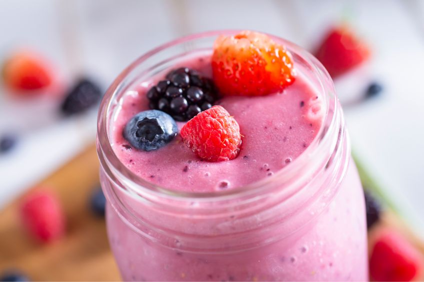 Keto smoothie for constipation: Berry Smoothie.