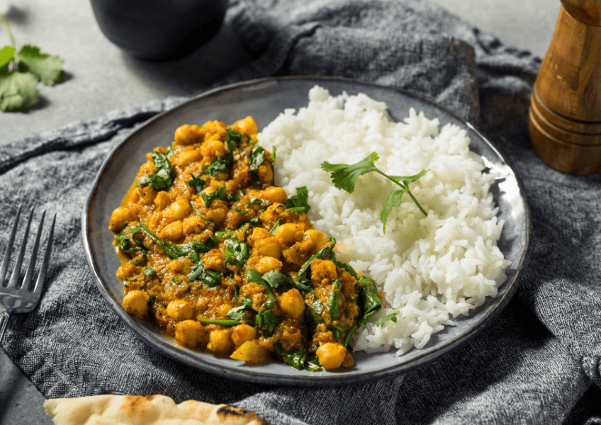 High-protein recipes: chickpea and spinach curry