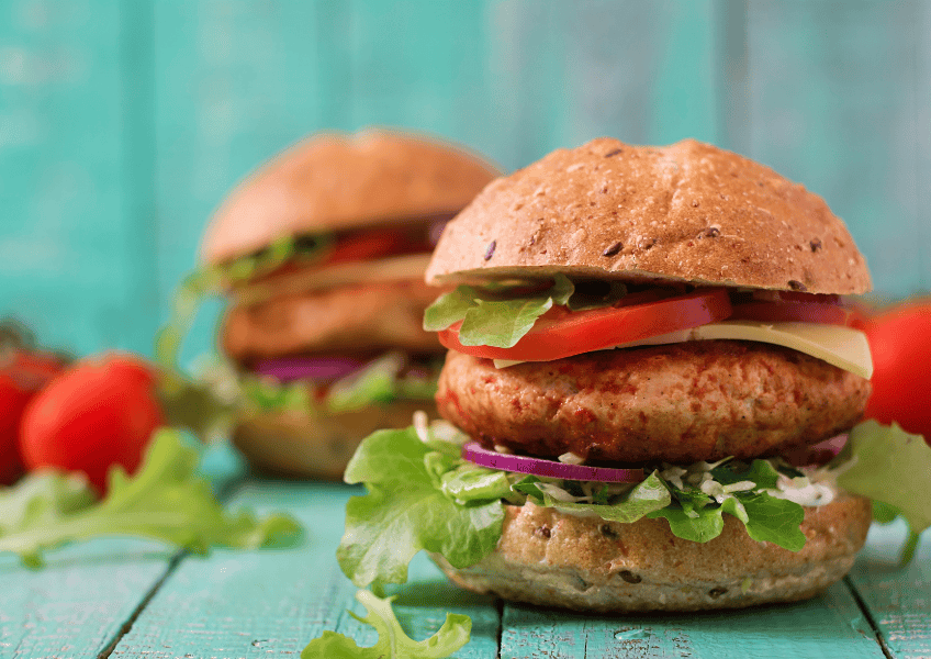 High-protein recipes: chicken and quinoa burgers